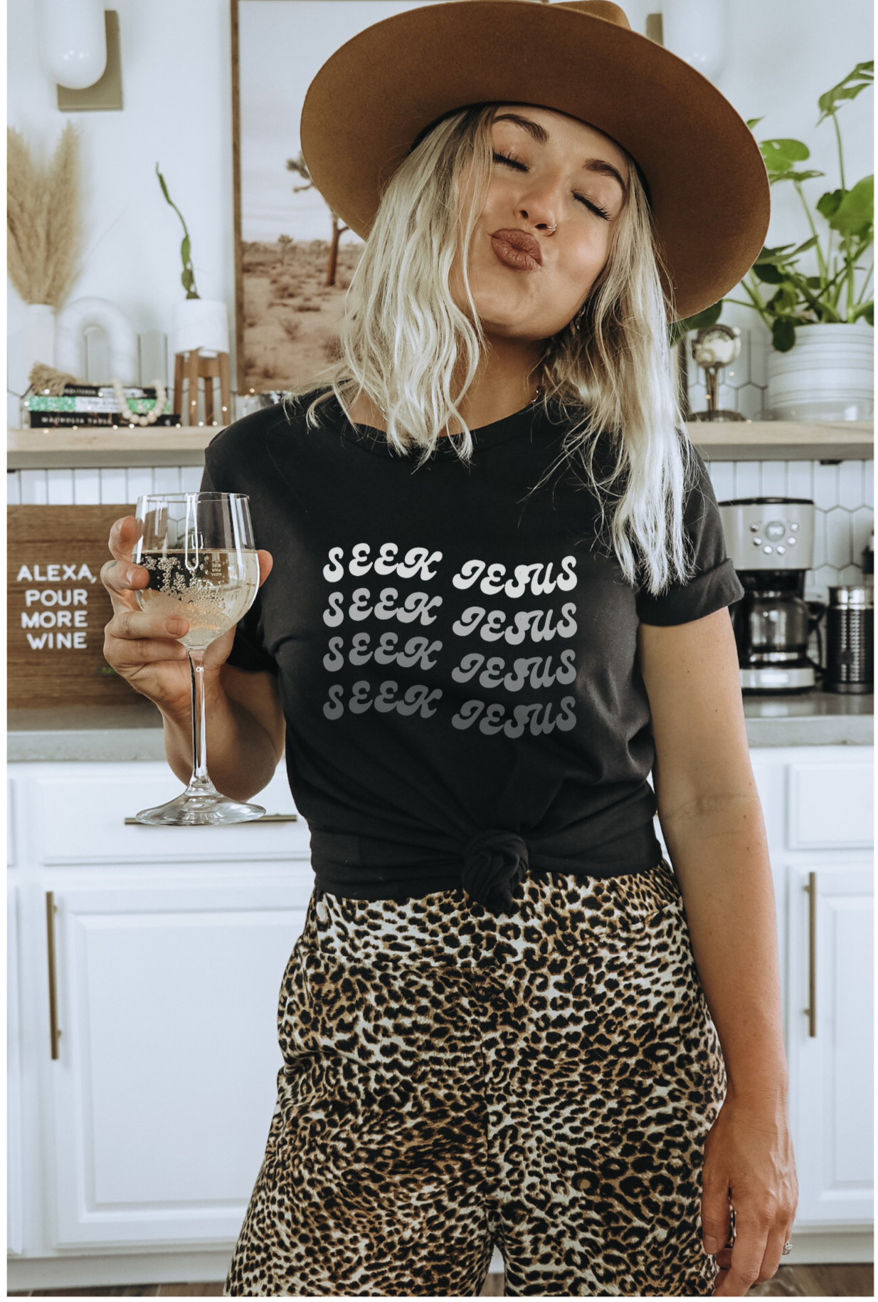 Adult Unisex - Seek Jesus Short Sleeve Tee