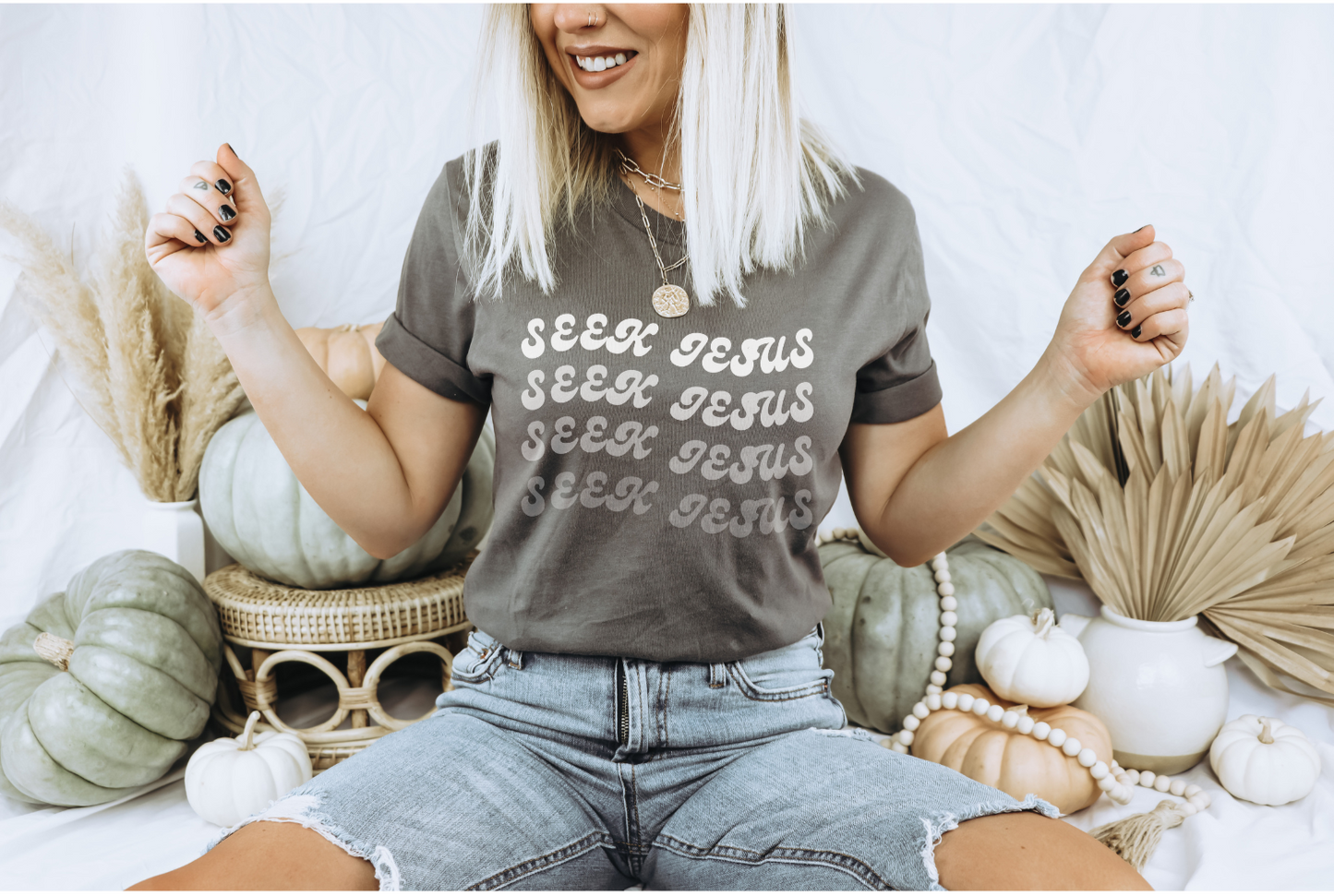Adult Unisex - Seek Jesus Short Sleeve Tee